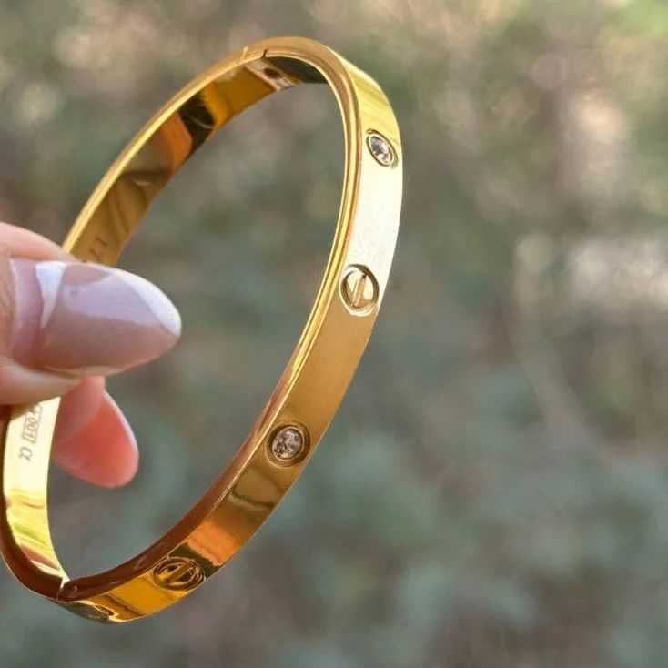 STAINLESS STEEL LOVE BRACELET