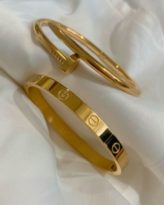 PACK OF 2 NAIL AND CARTIER BRACELET