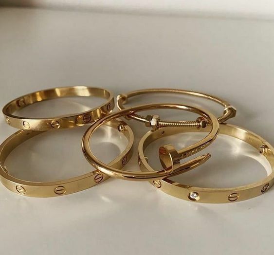 PACK OF 2 NAIL AND CARTIER BRACELET